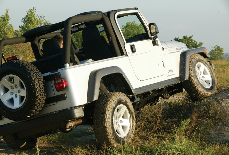 Illustration for article titled Why The 2004 To 2006 Jeep Wrangler Unlimited 'LJ' Is The Holy Grail Of Jeeps